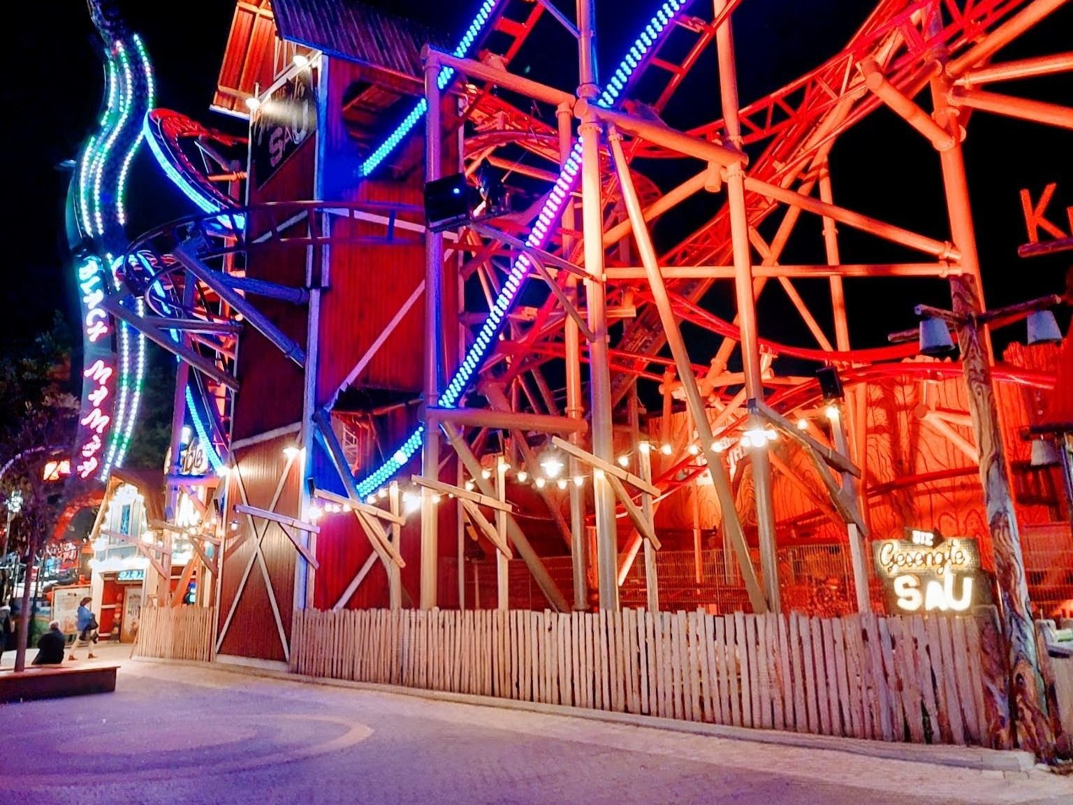 Hochschaubahn bei Nacht